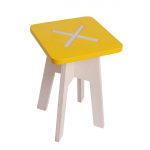 Neliskulmainen tuoli, keltainen