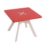 Pieni neliskulmainen pöytä, punainen